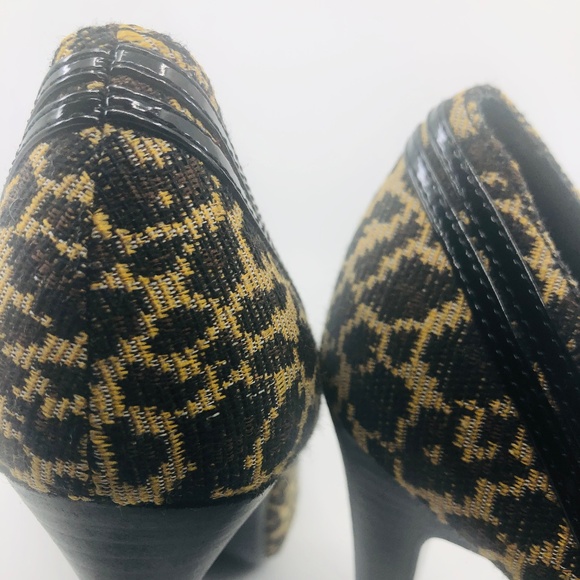 Leopard Print Peep-Toe Me Too Heels - Picture 6 of 7